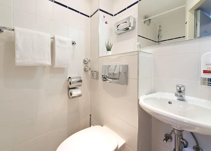 Leonardo Frankfurt Center 3*