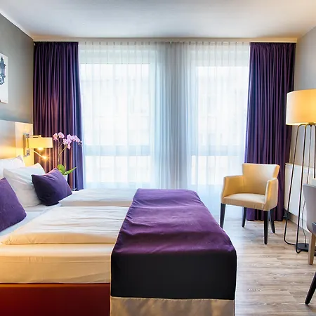 Hotel Leonardo Frankfurt Center 3*