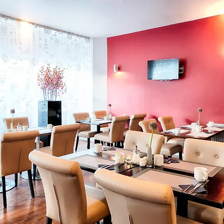 Leonardo Frankfurt Center 3*