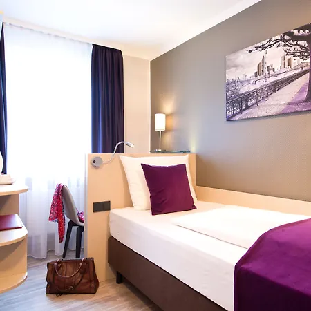 Leonardo Frankfurt Center 3* Φραγκφούρτη