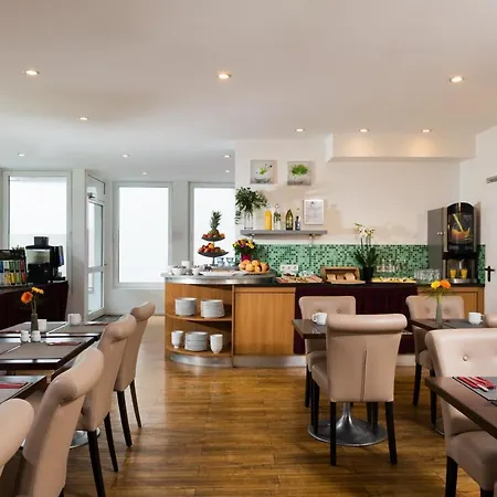 Hotel Leonardo Frankfurt Center 3*