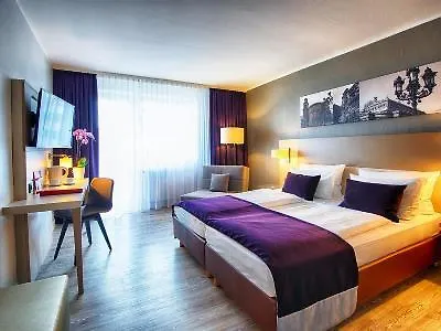 レオナルド シティ センター