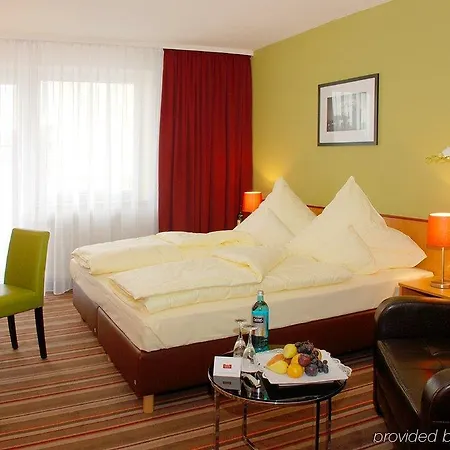 Leonardo Frankfurt Center 3*