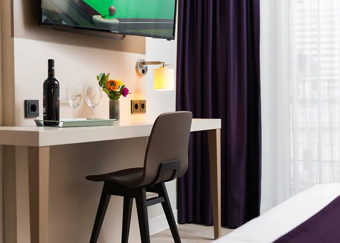 Leonardo Frankfurt Center 3*