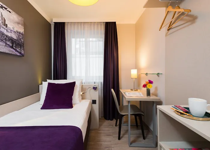 Hotel Leonardo Frankfurt Center 3*