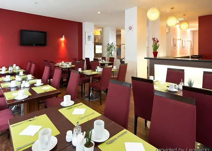 Leonardo Frankfurt Center 3*